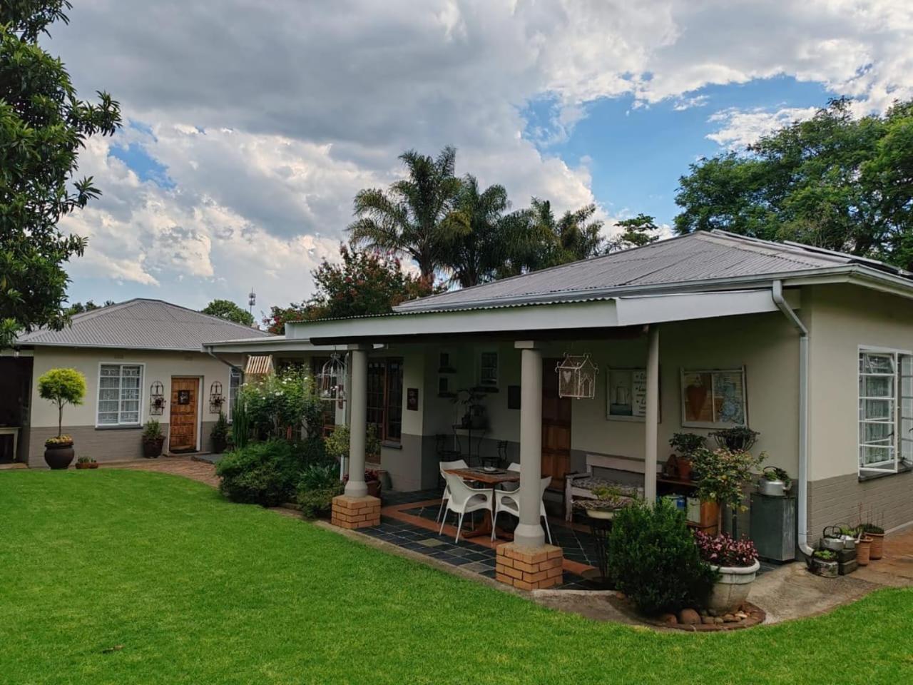 La Guesthouse Piet Retief ภายนอก รูปภาพ