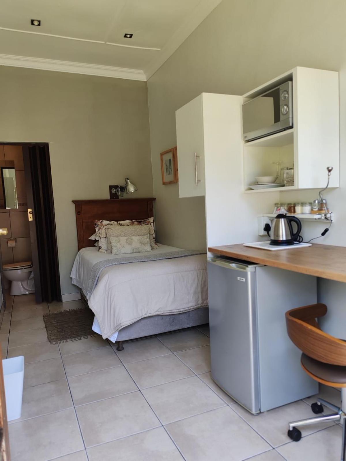 La Guesthouse Piet Retief ภายนอก รูปภาพ