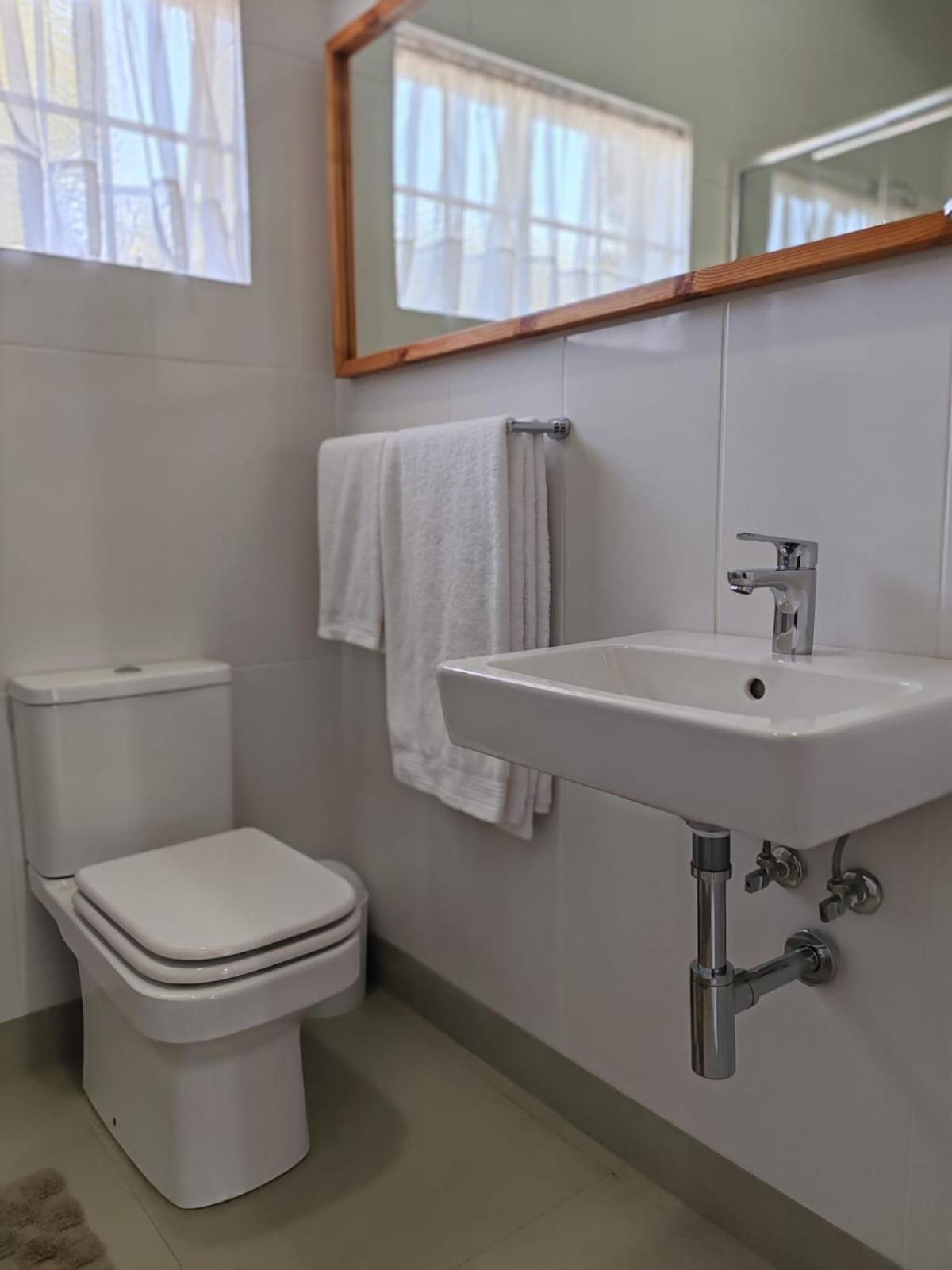 La Guesthouse Piet Retief ภายนอก รูปภาพ